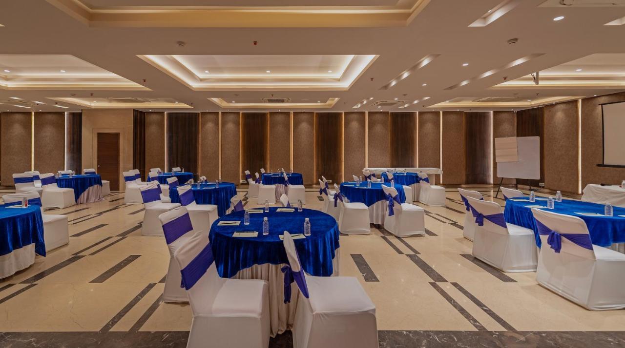 Hotel Saket 27 New Delhi