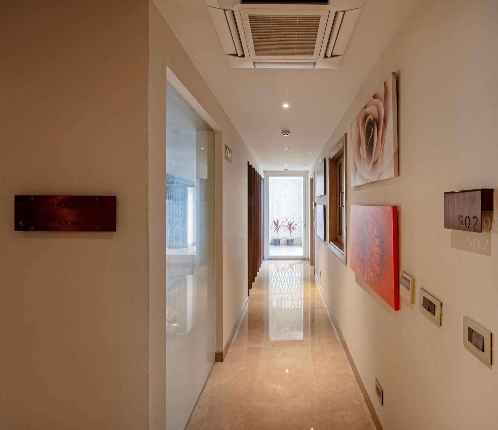 Hotel Saket 27 New Delhi