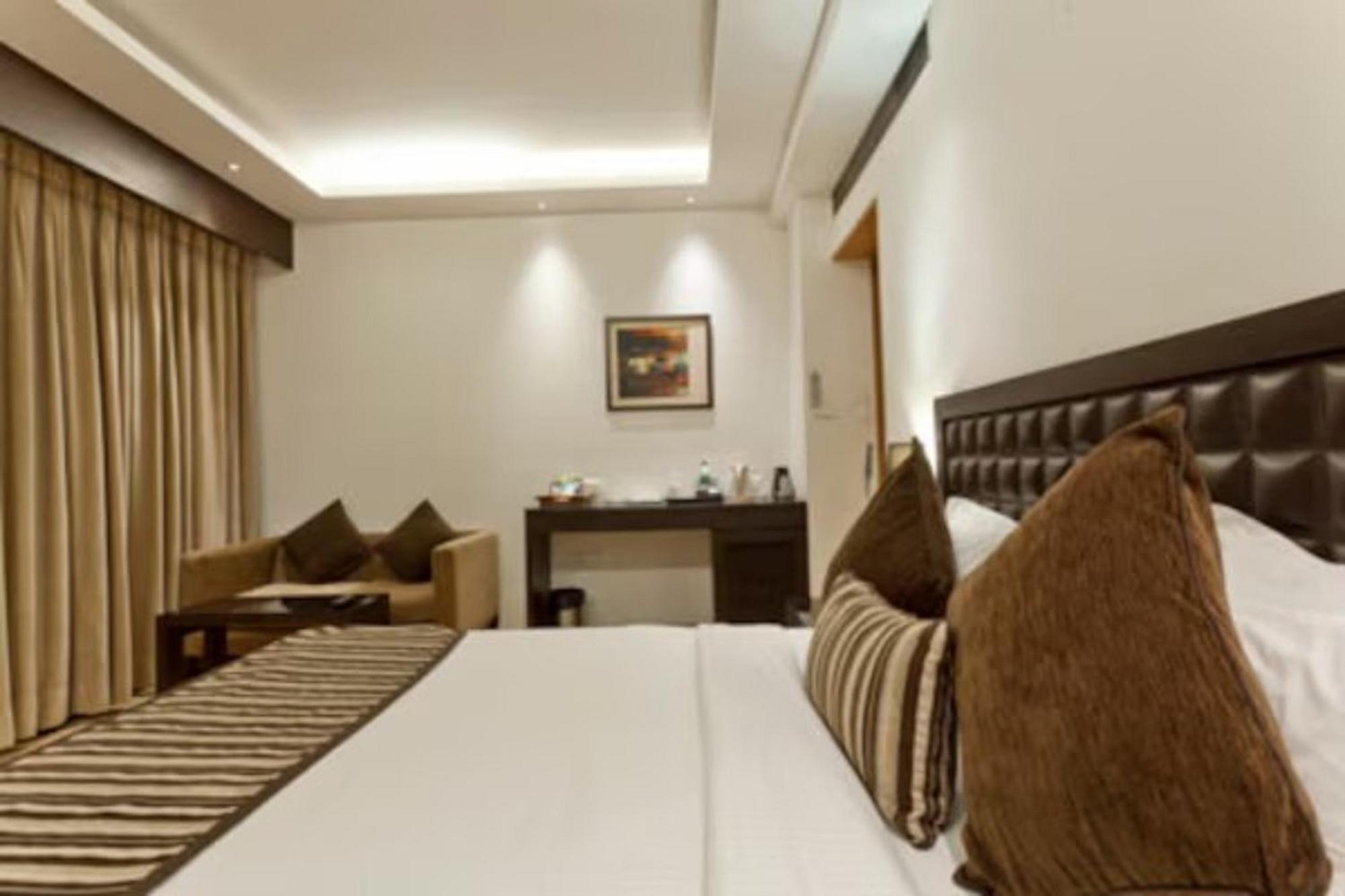 Saket 27 Hotel