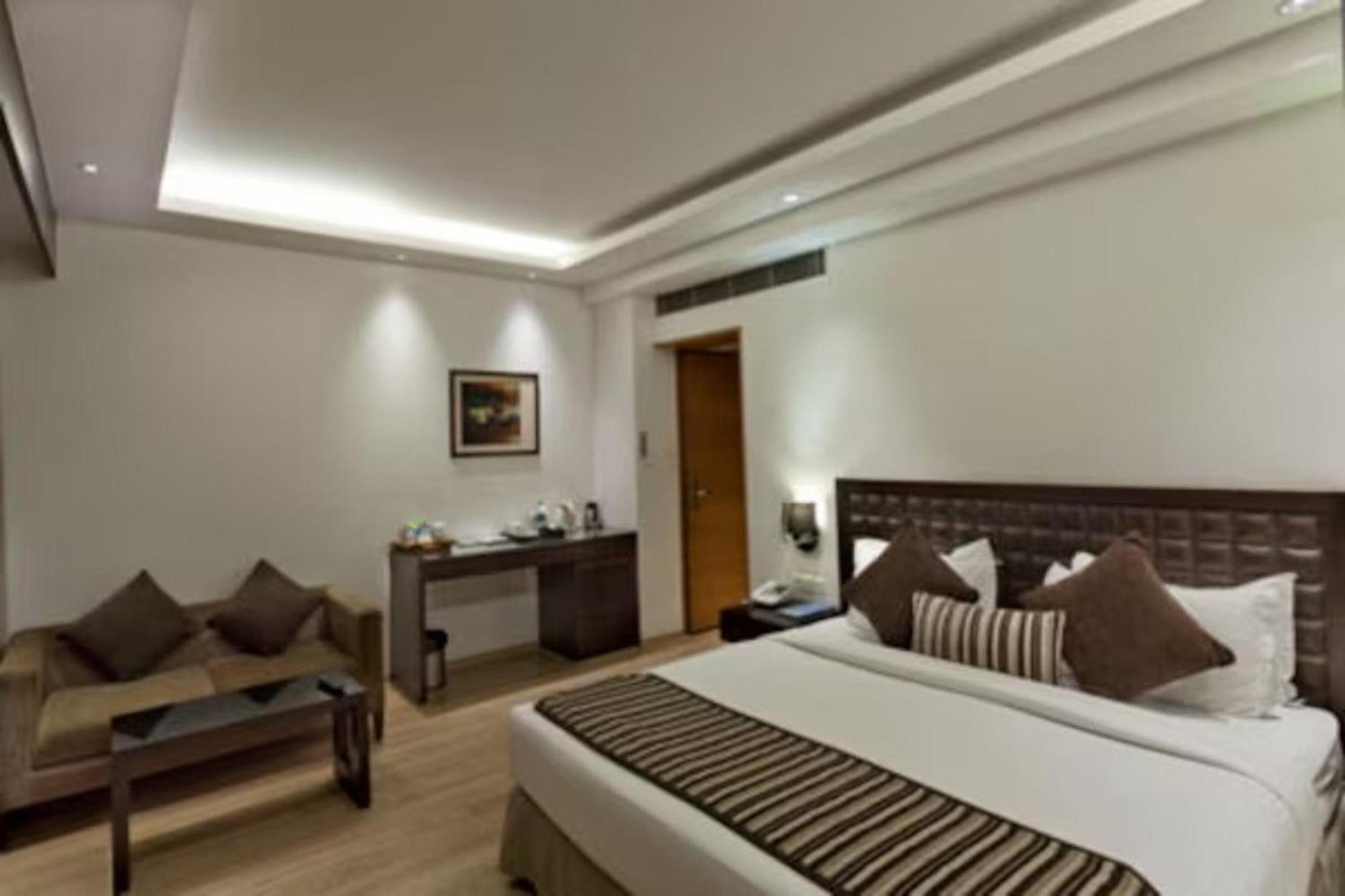 Saket 27 New Delhi